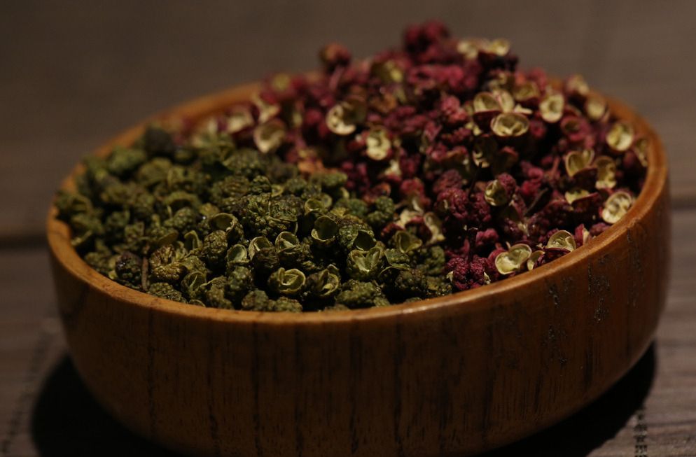 冬季怎么解决手脚冰冷？只需要一把花椒就能彻底改善！