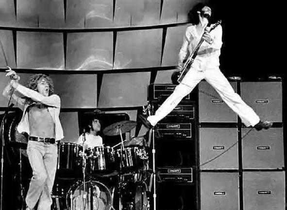 拨片的基本功训练,怎样练习拨片弹奏速度