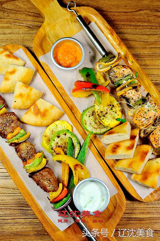 这家西餐厅融合欧美风味与中西风味，披萨永远比别人家多一块