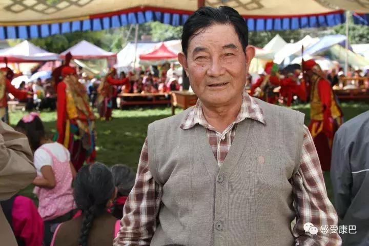 雪山上的红牡丹,藏族雪山上的红牡丹