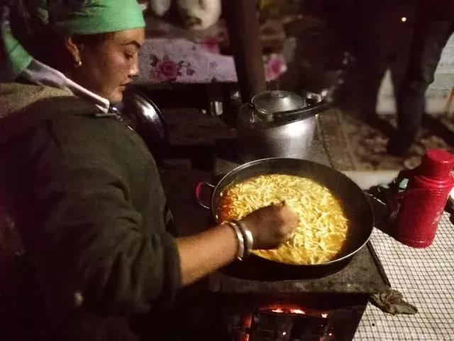 乌孙古道天堂湖在琼库什台吗,乌孙古道天堂湖到黑英山多远