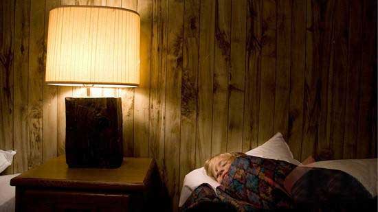 孩子晚上不睡觉哭闹有什么老方法,孩子晚上不睡觉有哪些方法治疗