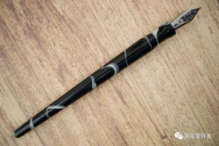 这彩墨真是好看啊……这笔也是好棒