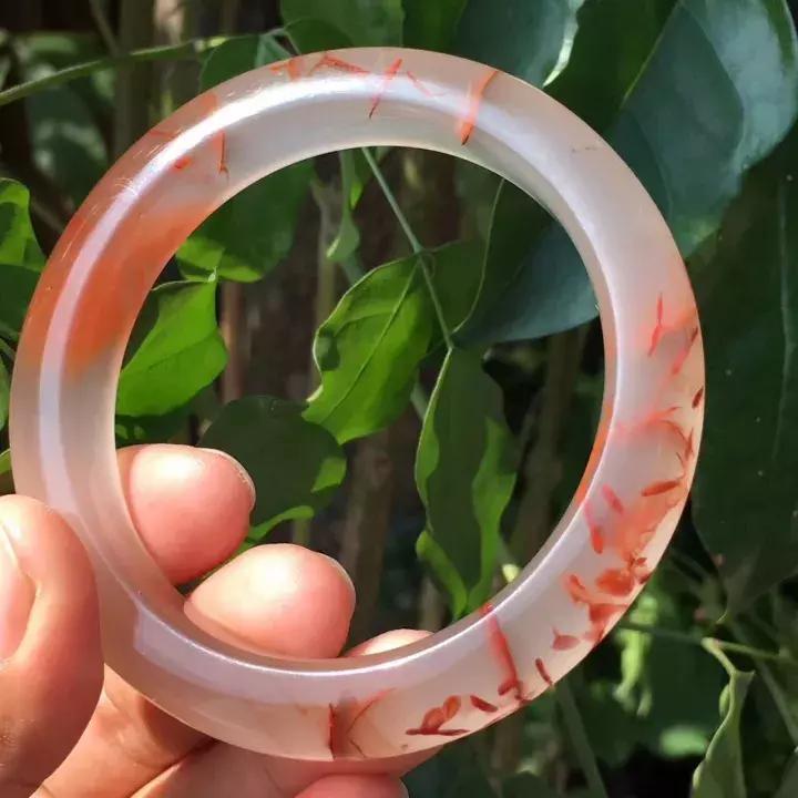 熹香坊带您领略冰飘南红的这一特质,连翡翠都比不上!