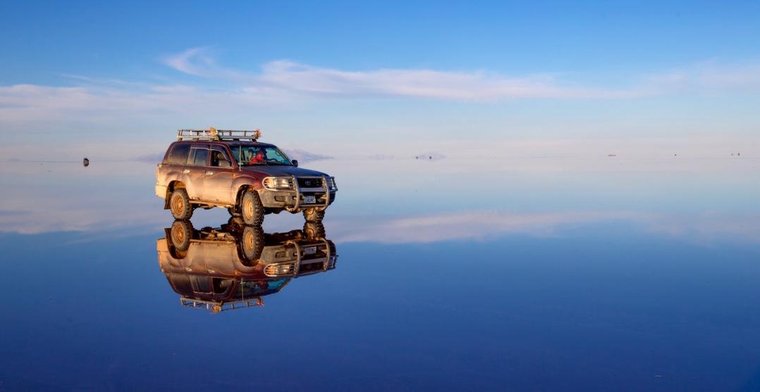 乌尤尼盐沼天空之镜在哪个城市,乌尤尼盐沼天空之镜夜晚