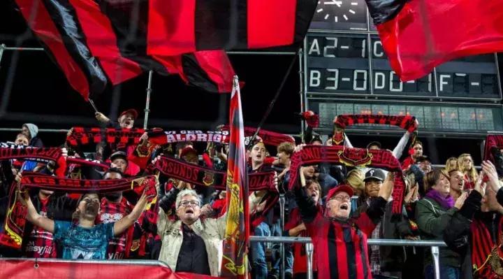 从饱受嘲讽到征服全世界,从饱受质疑到夺得冠军