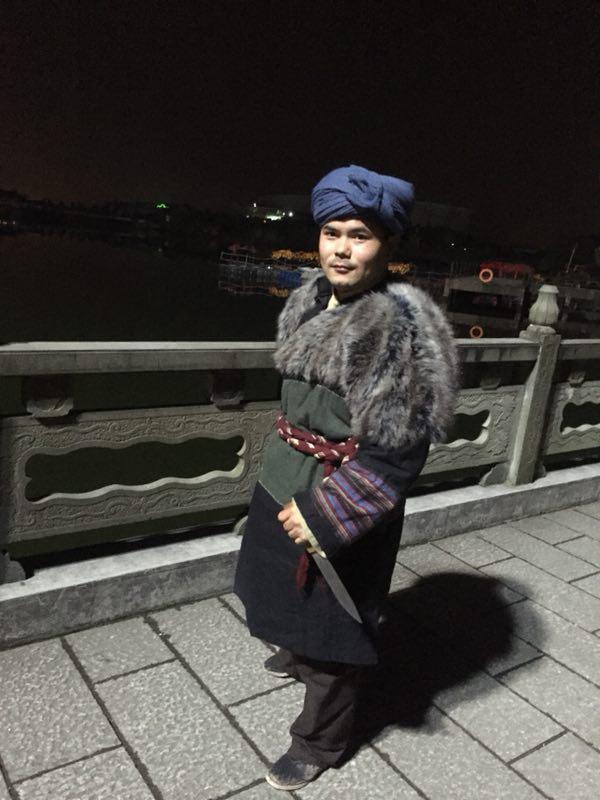 *疆新**小伙阿吉·吾斯曼积极进取美好梦想破茧化蝶