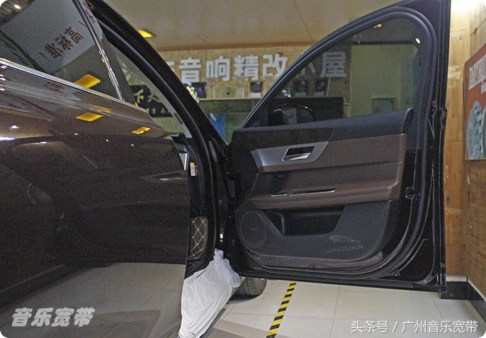 捷豹xj门板异响,捷豹xj门板喇叭发出滴滴声音