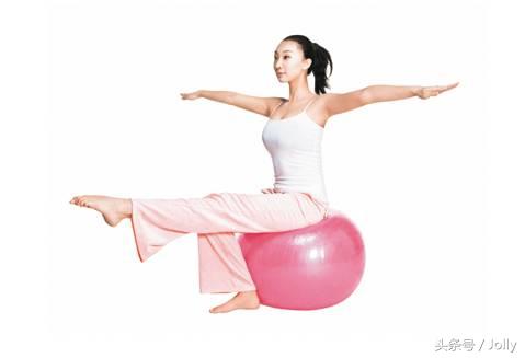 怎么练瑜伽球,大龙球瑜伽训练