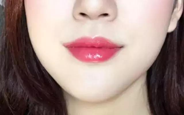 akfm系列哪支口红最好看,第一次买口红买几支