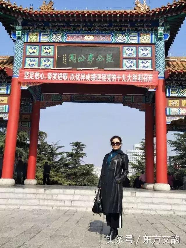 相逢意气为君饮系马高楼垂柳边,相逢意气为君饮意思