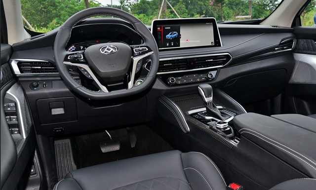 上汽大通d90和荣威rx8区别,上汽大通d90值得入手吗