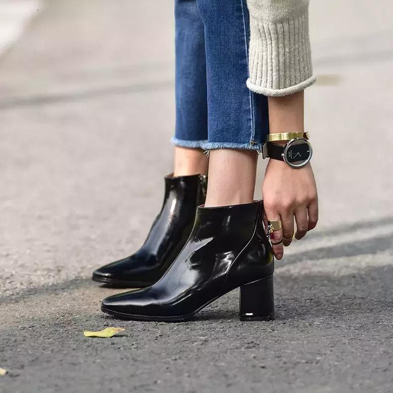 漆皮白色短靴子女2022爆款洋气,个性短靴时尚潮流