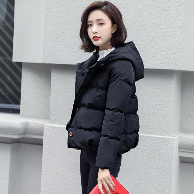 波司登羽绒服短款女款穿搭,过时的波司登红色羽绒服