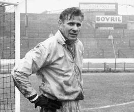 经历过二战，又夺取过欧洲杯！如今俄罗斯将他印在了海报上！