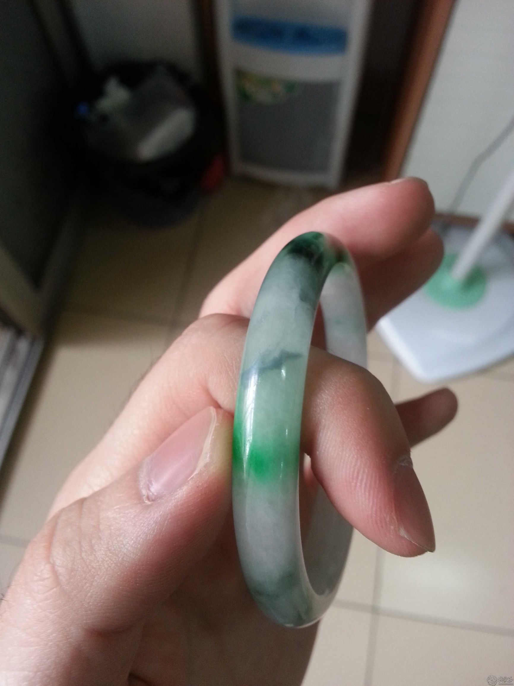 怎样判断珠宝玉石鉴定网站的真假 (如何判断网上的玉石珠宝的真假)