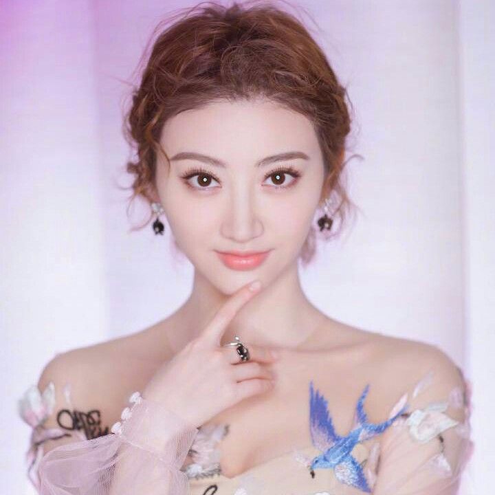 白敬亭穿秋裤,白敬亭红色秋裤