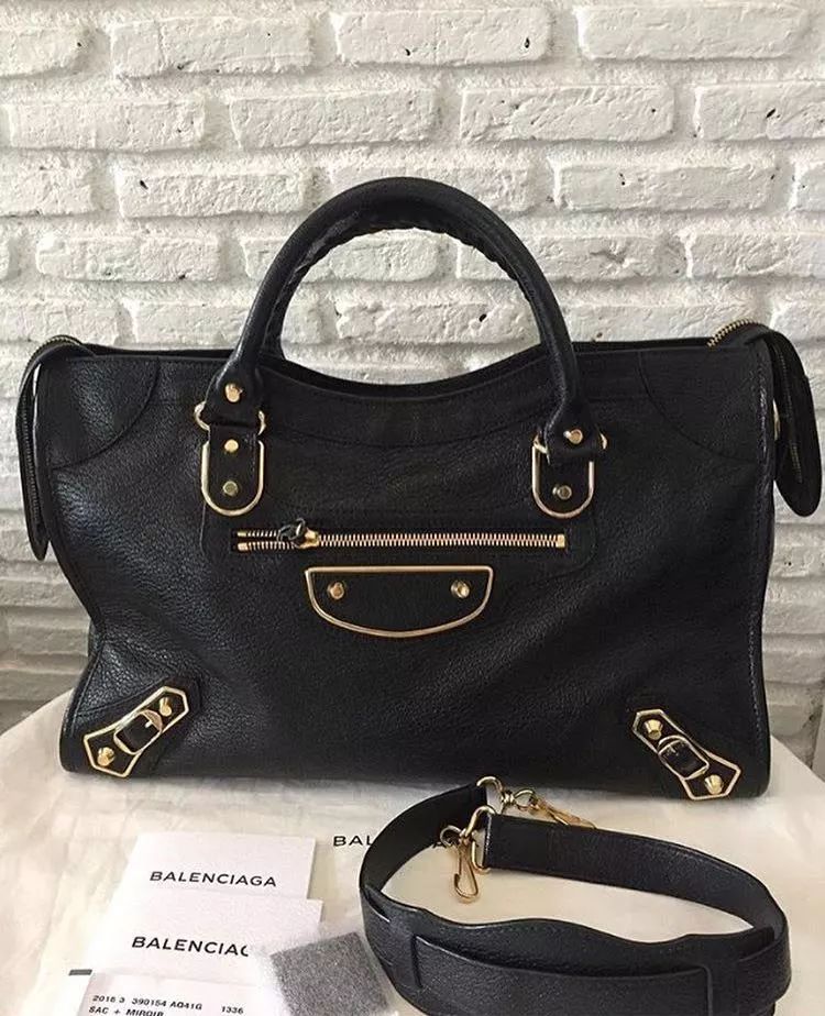 那些丑到爆的潮牌,最近比较火的一个潮牌