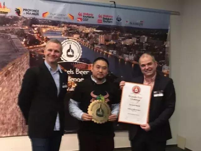 布鲁塞尔金奖酒,布鲁塞尔金奖白酒瓶子值钱吗