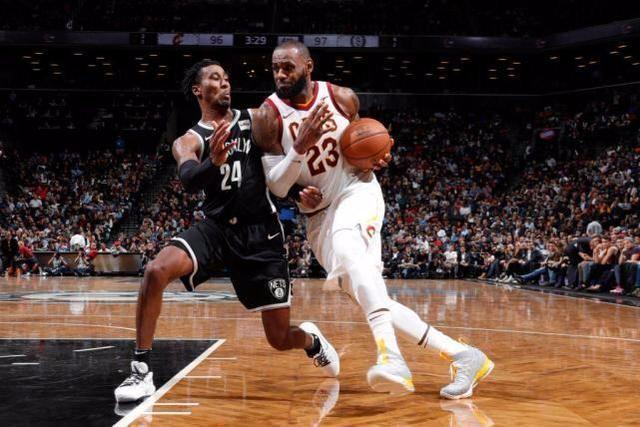 篮球场上球员的位置图,篮球场上你是打什么位置的