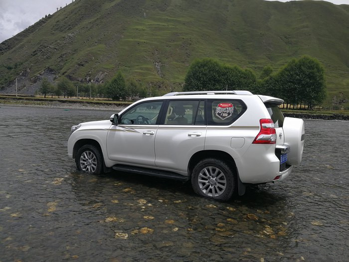 18年丰田霸道4.0试驾,丰田霸道4.0怎么选