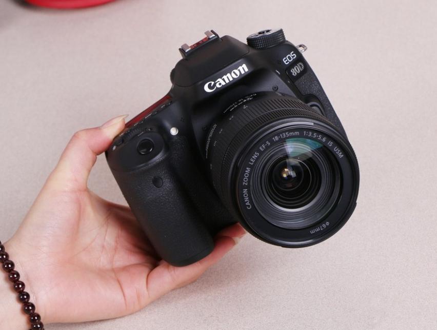 佳能80D和尼康D7200如何选择,入门相机佳能还是尼康