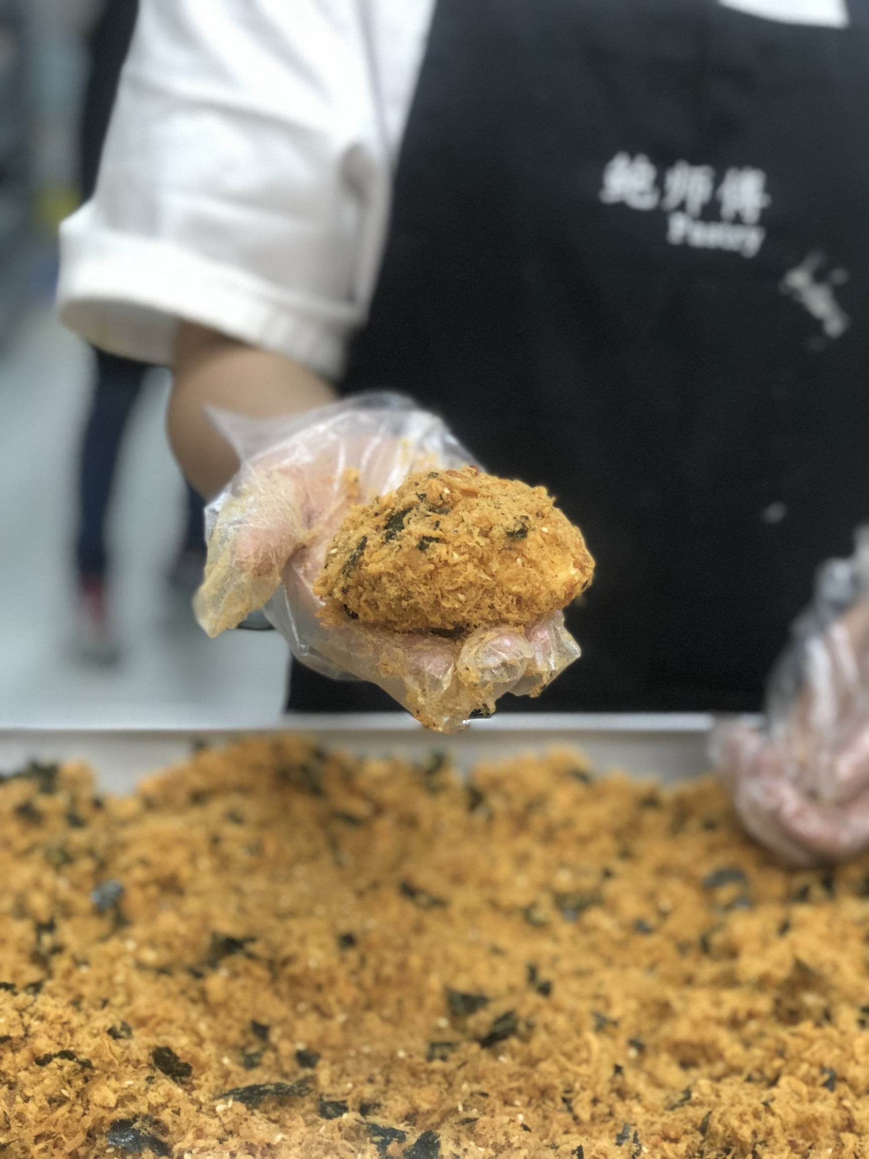 鲍师傅网红店排队,鲍师傅在南京排队