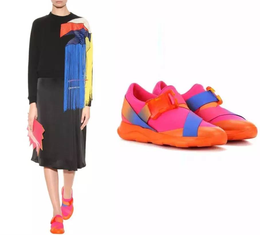 撞到同款鞋,男女同款鞋撞鞋