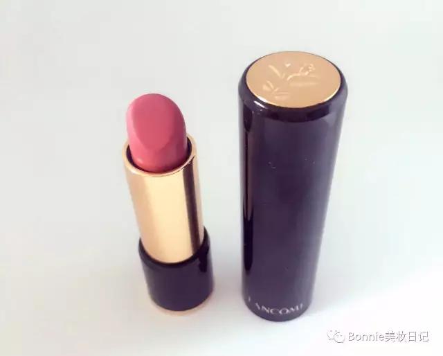 为什么我们种草的口红好看,为了口红铺了10层粉