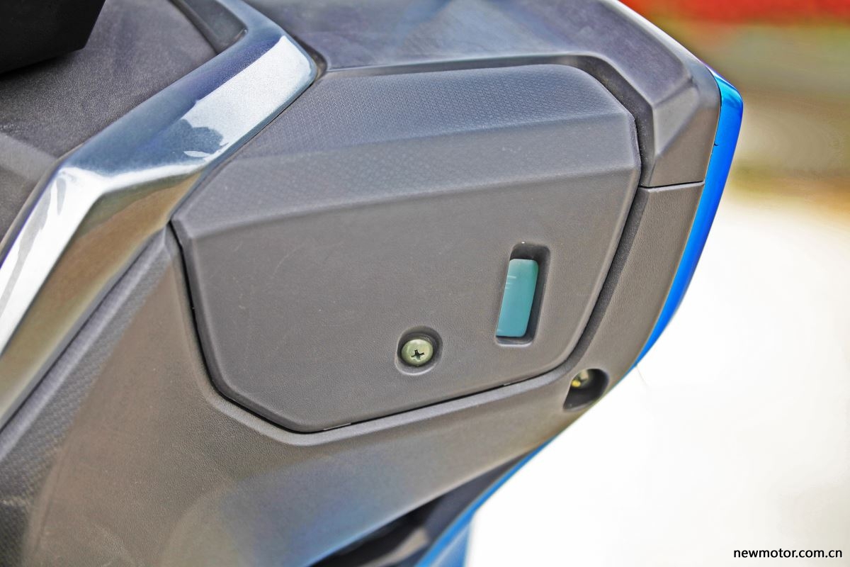 光阳赛艇300测评,牛摩测评赛科龙