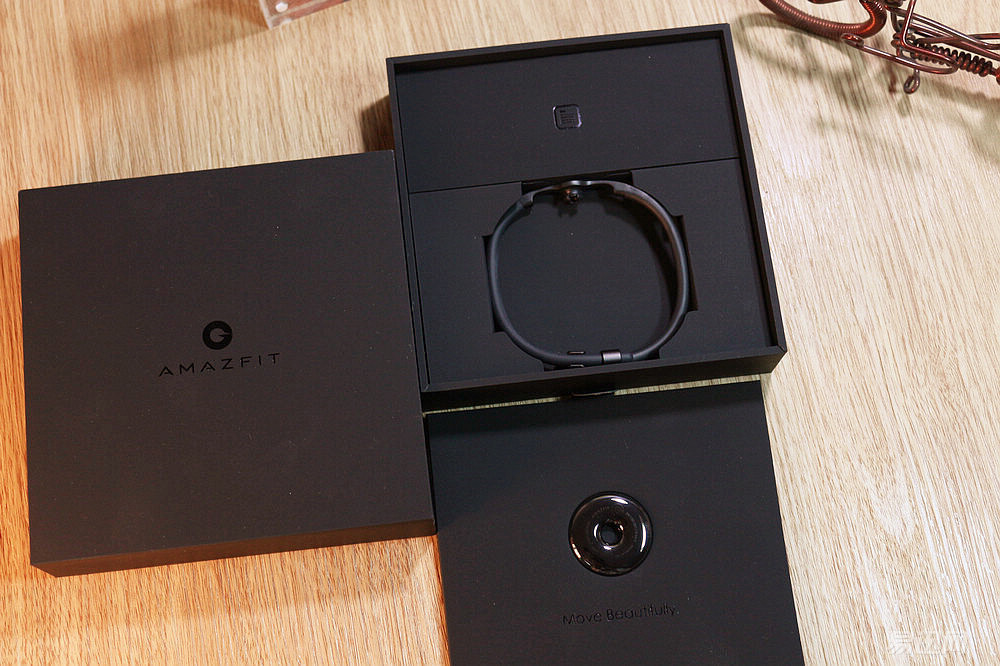 amazfit华米赤道手环plus,华米amazfitx概念手环