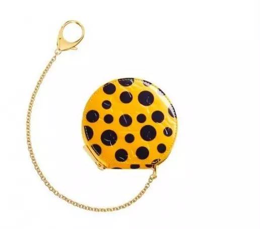 她是草间弥生，幻想症患者，也是世界著名前卫艺术家