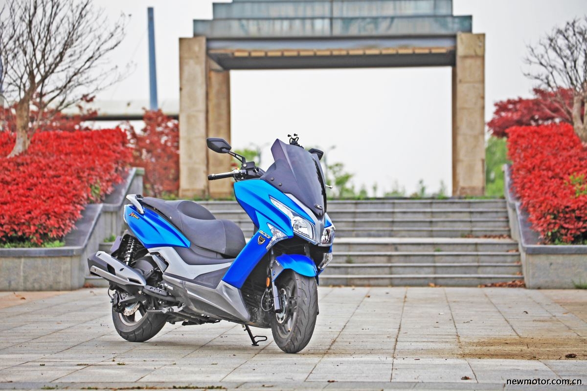 光阳赛艇300测评,牛摩测评赛科龙