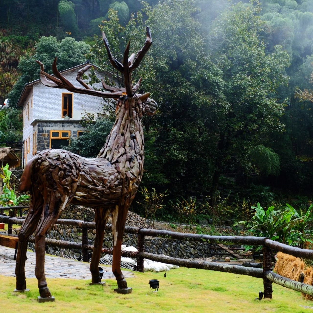 又到了动物们交配的季节，请站在宇宙中心用力呼唤爱！