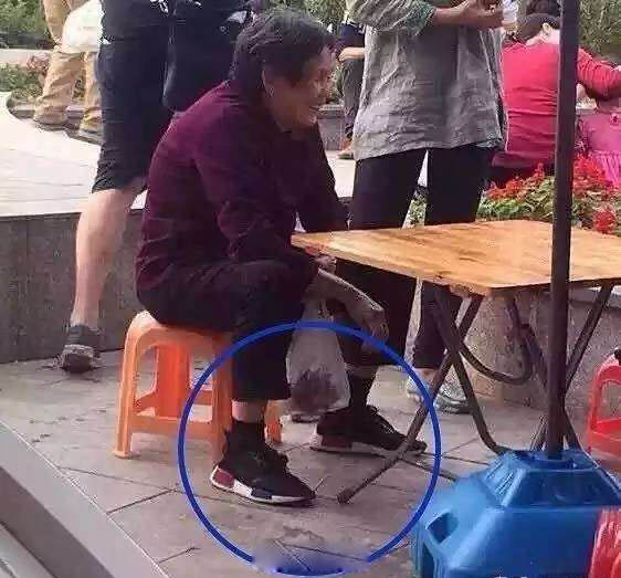 阿迪达斯nmd鞋会越穿越松吗,阿迪达斯tf成人足球鞋