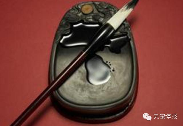 一小孩误误食水彩笔以为中毒了,孩子误食红色中性笔芯墨水