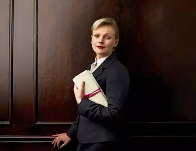 为什么越来越多的律师辞职,想当律师必须辞职吗