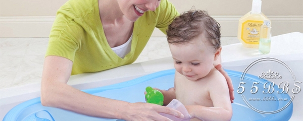 婴儿如何洗澡不着凉,小婴儿如何洗澡