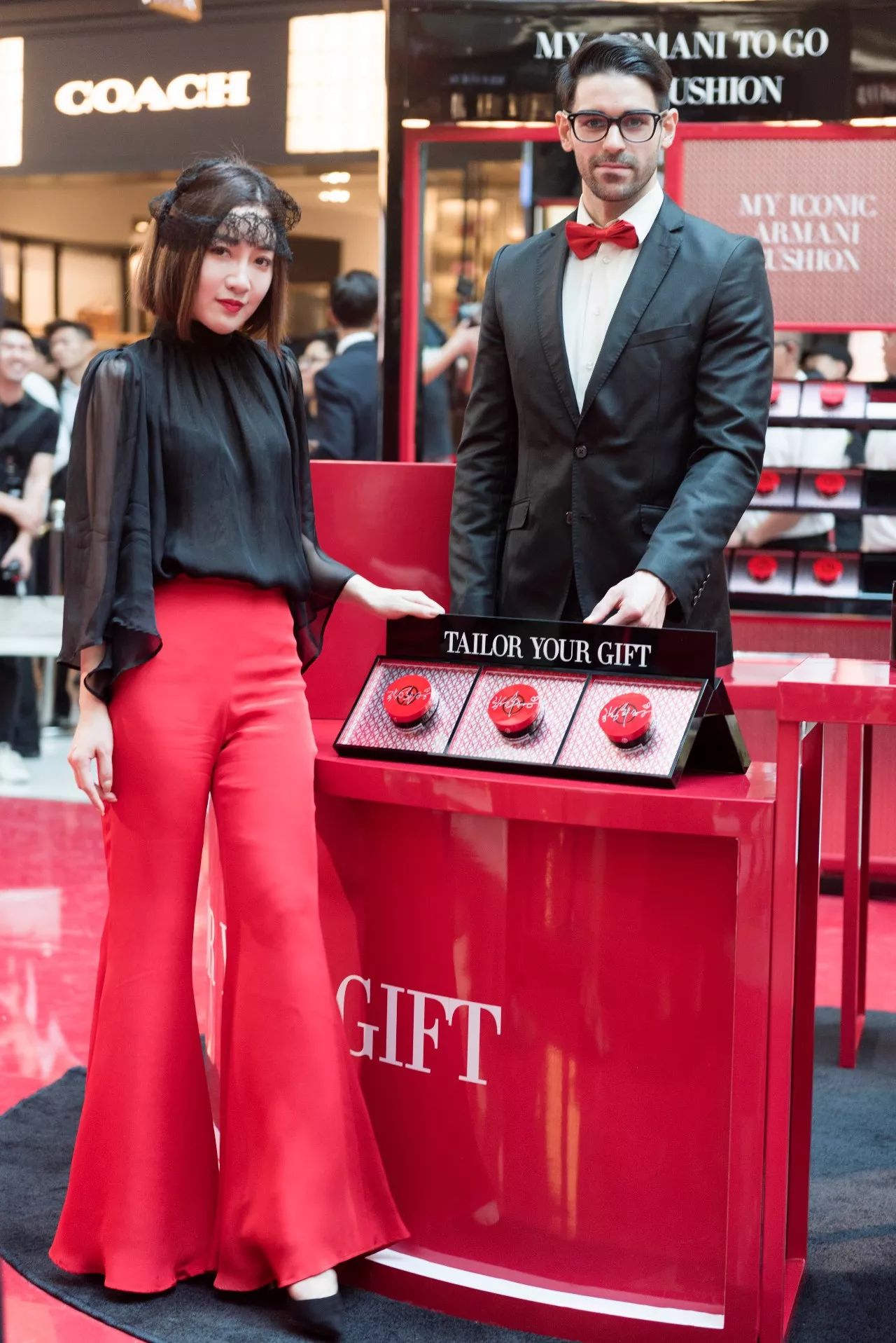 十二月属于“阿玛尼之红”