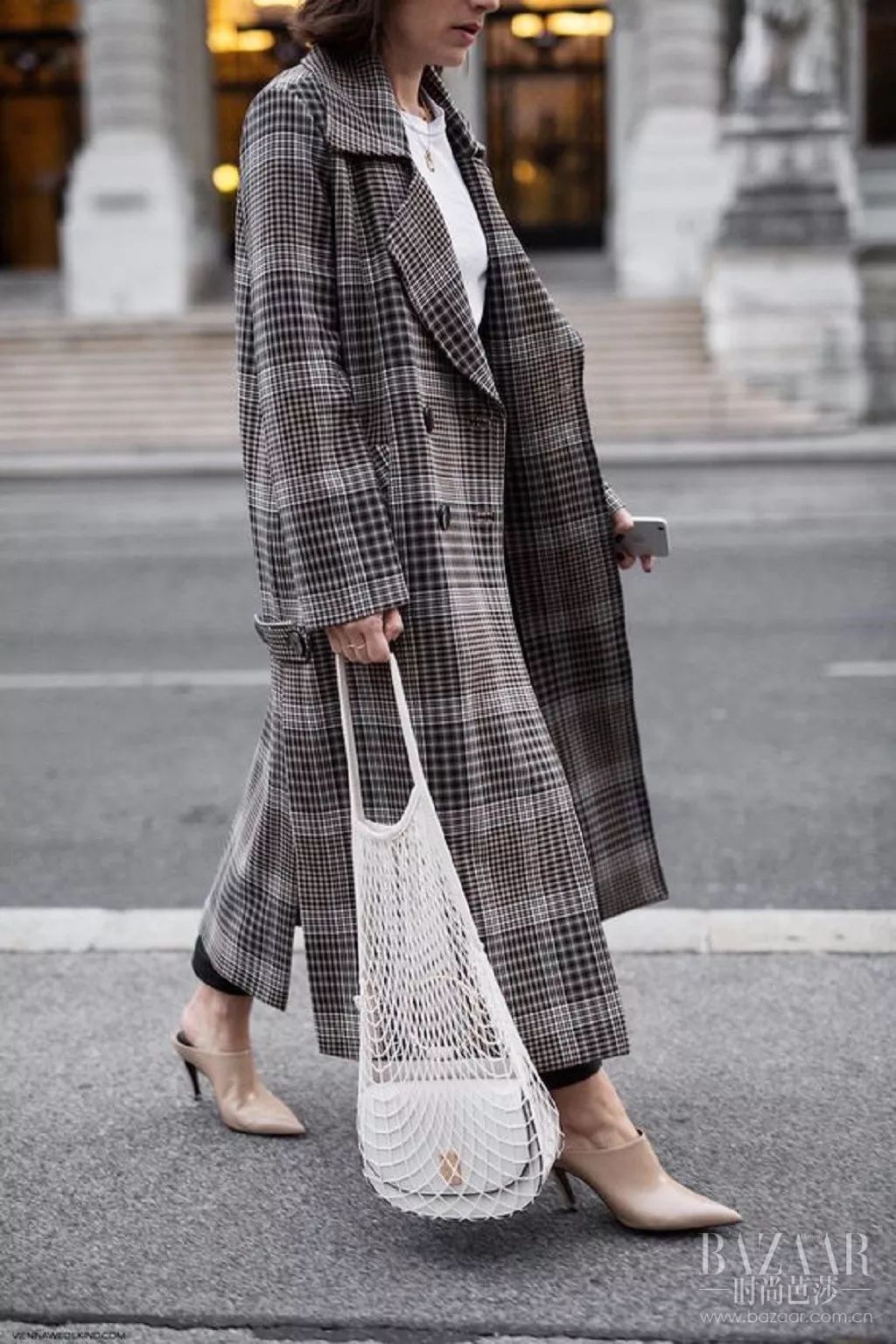 曾经大人们装零钱的小拎包、买菜的渔网兜，如今我们都快买不起了