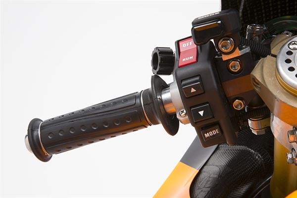 摩托车上的英文字母代表什么,摩托车上的各种符号代表什么意思