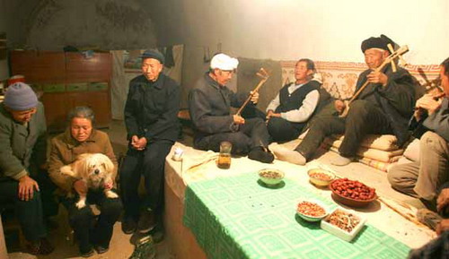 天越来越暖了心却感觉越来越冷啦,天气有点凉总有一种想家的感觉