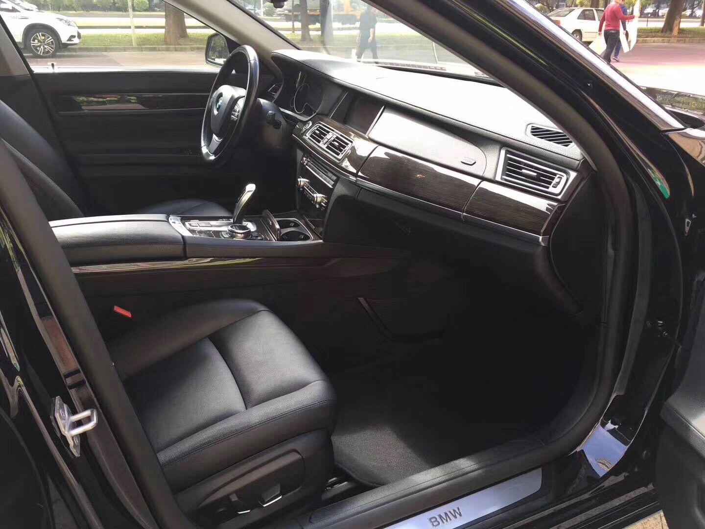 宝马新740落地多少钱,宝马740落地价2020款