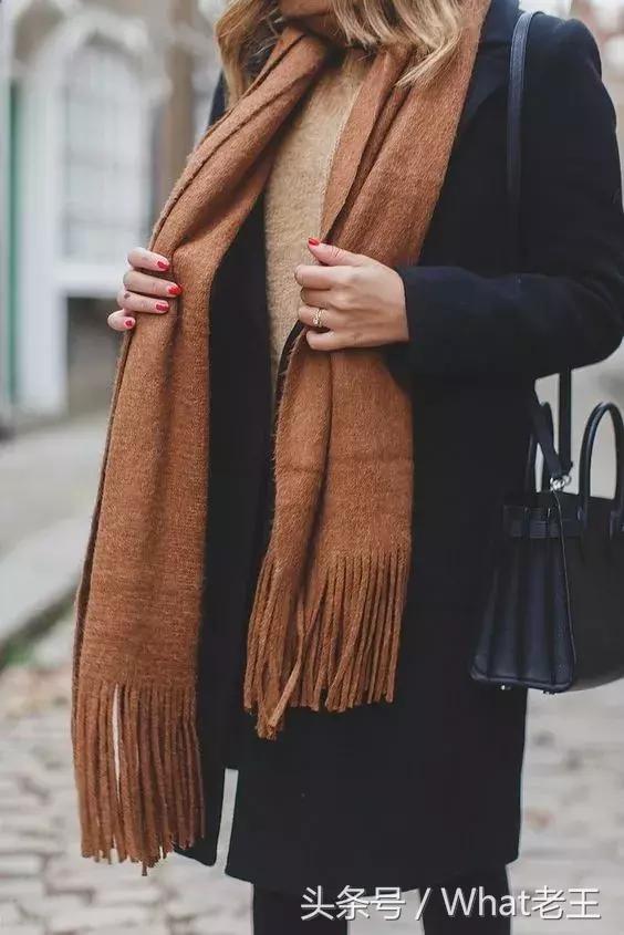 lv羊绒围巾哪个颜色最百搭,买羊绒围巾哪个颜色最百搭