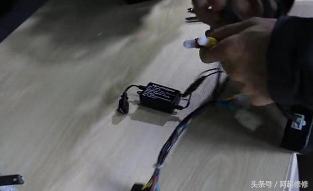 汽车怎么自己装ipad,旧的ipad如何改车载