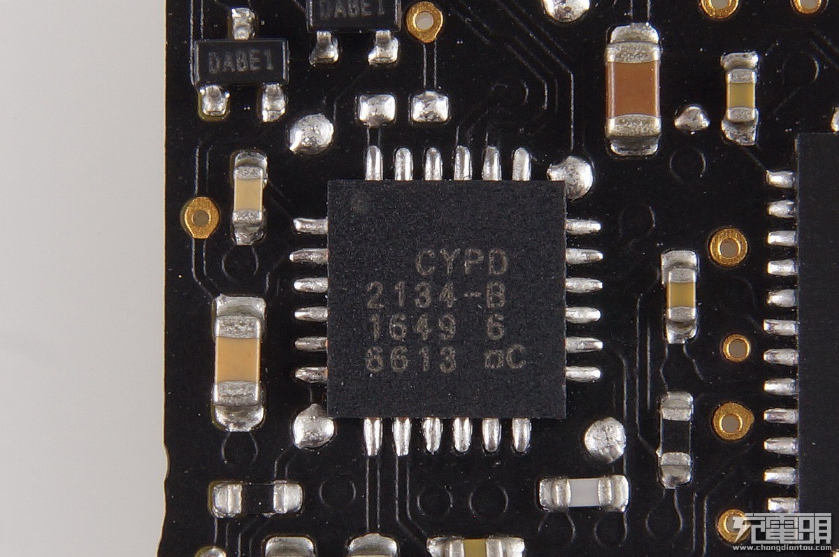 有没有仿的很真的苹果充电器,贫穷限制了我的想象力动画