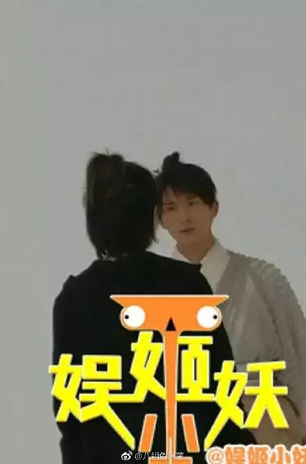 又双叒叕翻拍了!两位新晋小鲜肉你更看好谁?