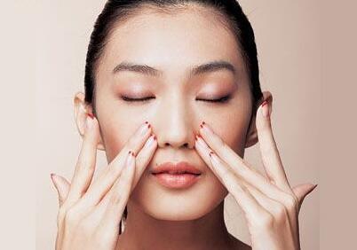 脸上的黑头是怎么来的怎么去除,脸上的黑头是怎么回事