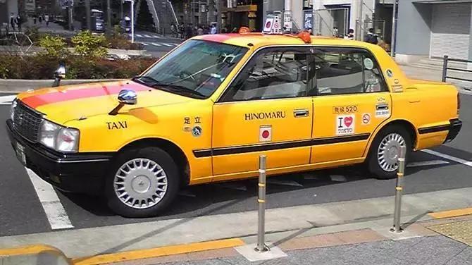 国外奔驰出租车和国内一样吗,哪个国家出租车都是奔驰宝马