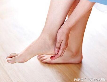 脚裂脚后跟干裂用身体乳有用吗,脚跟干裂在家怎么处理